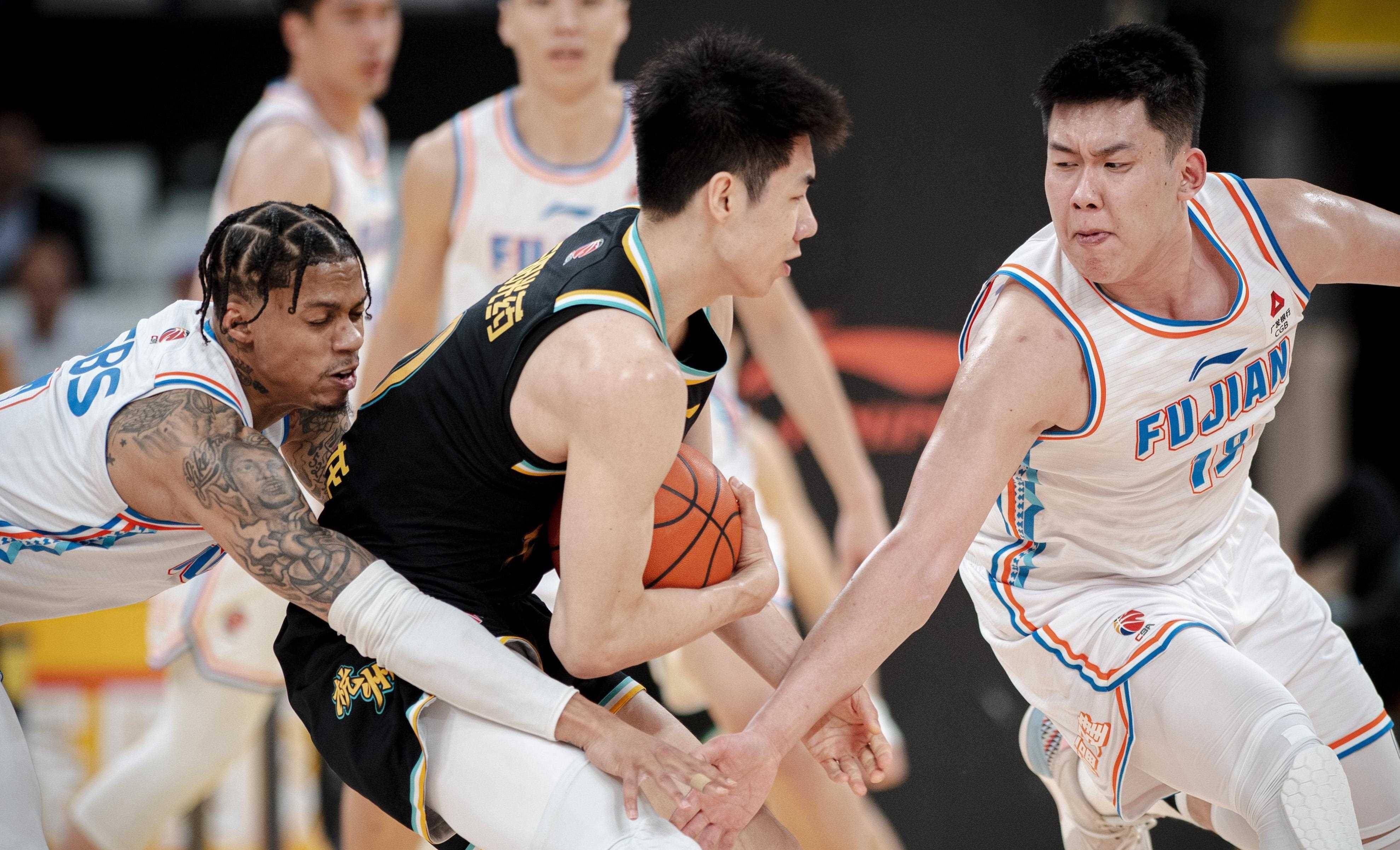 爱游戏全站包含广厦男篮迎CBA季后赛关键赛；清晨状态回暖；赛场秩序良好；控场能力受关注的词条