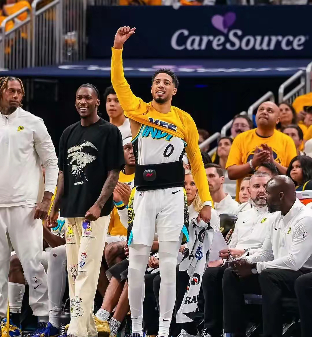 爱游戏入口今晨密尔沃基雄鹿迎来里程碑——NBA季后赛节点到来，球迷炸锅，球队文化再被提及的简单介绍